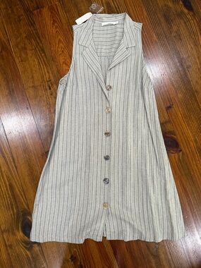 Lush Striped Collared Sleeveless Dress in gray and White